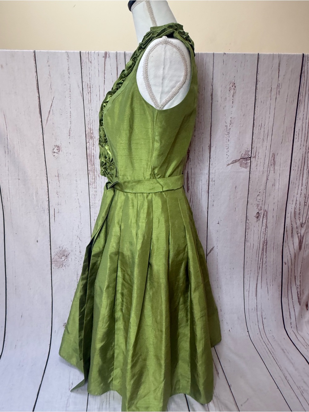Jessica Howard Olive Green Ruffle V-Neck Midi Dress - Picture 4 of 12